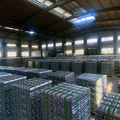 ADC10 Yüksek Kaliteli Alüminyum Ingot ADC12 99.99% A6 A7 A8 A9 İnşaat Taşımacılığı için